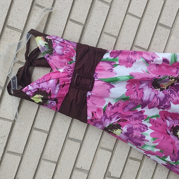 Pink/White Flower Dress - Picture 4 of 11